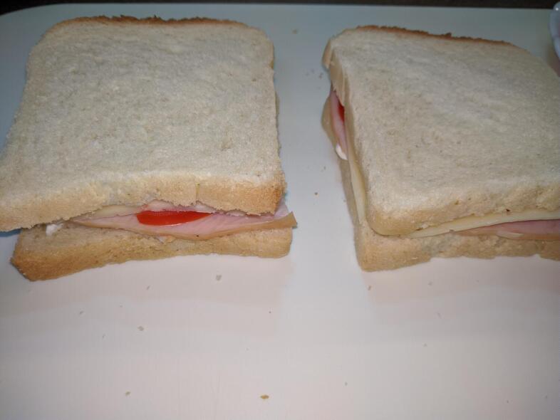 Укладываем оставшиеся тосты