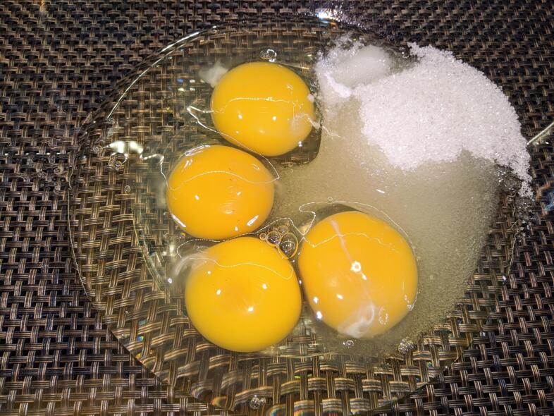 Подготовить яичную основу